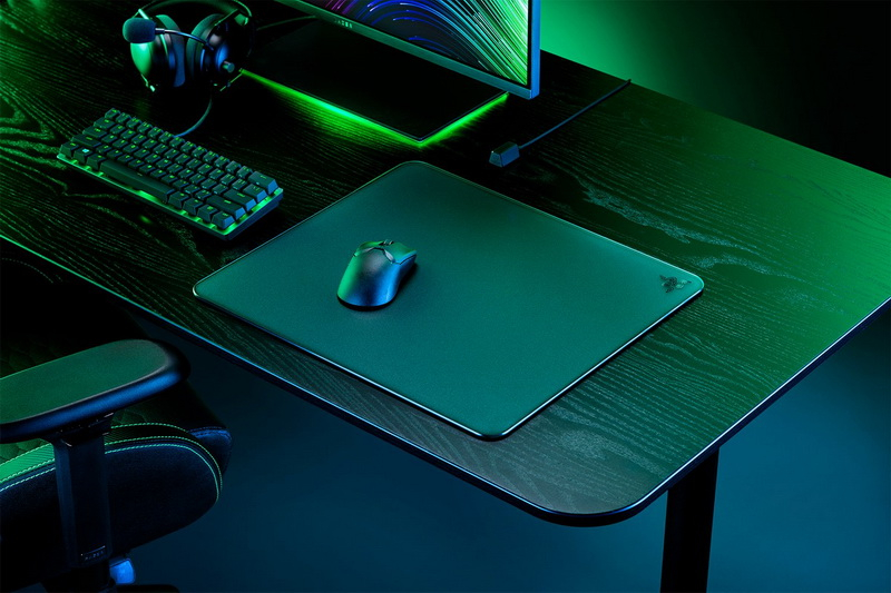 Razer представила игровой коврик Atlas из закалённого стекла за $100