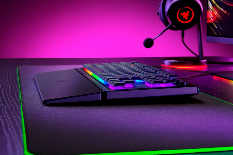 Razer представила укороченную низкопрофильную клавиатуру Ornata V3 TKL с механо-мембранными переключателями